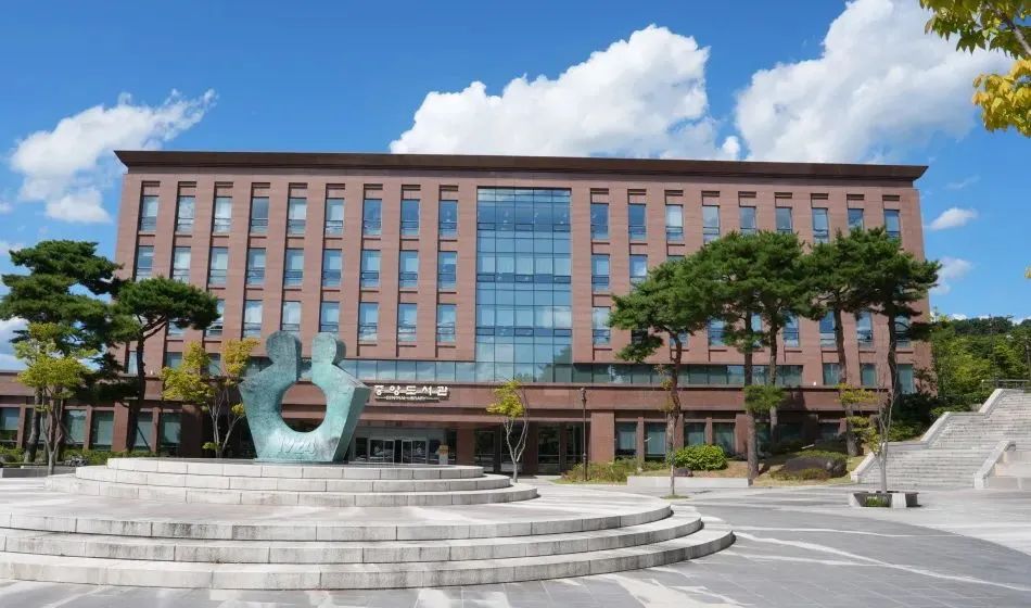 (最新)2025年9月批次韩国1年制中文授课专升本项目申请专业及招生日程汇总(5.12更新)(图15) 图片